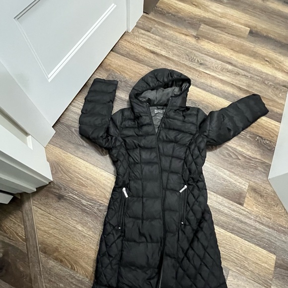 Michael Kors DownFill Jacket - Picture 2 of 13